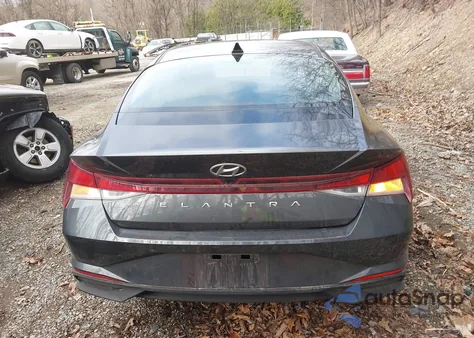 2022 Hyundai Elantra Sel z USA, uszkodzony, nr VIN 5NPLS4AG2NH078865